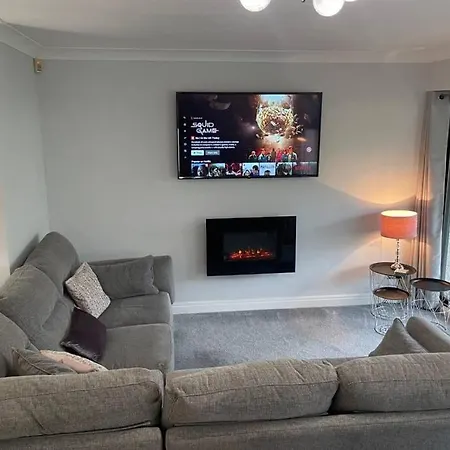 2 Bedroom 2 Bathroom Luxury Apartment 1 Minute From Lake Pet Friendly Free Parking Winster  Exterior photo