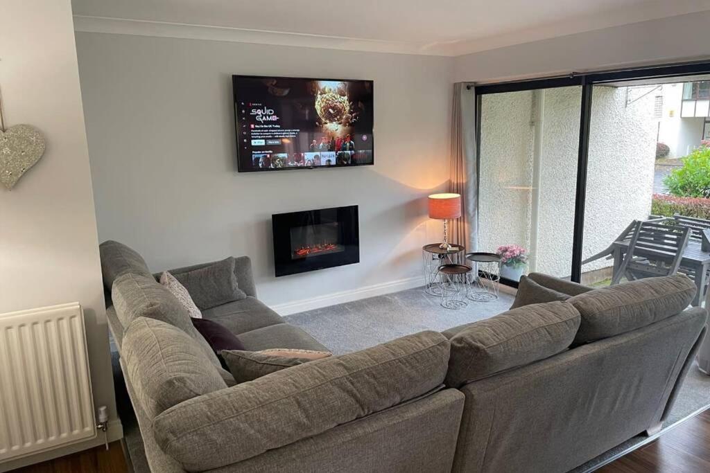 2 Bedroom 2 Bathroom Luxury 1 Minute From Pet Friendly Free Parking