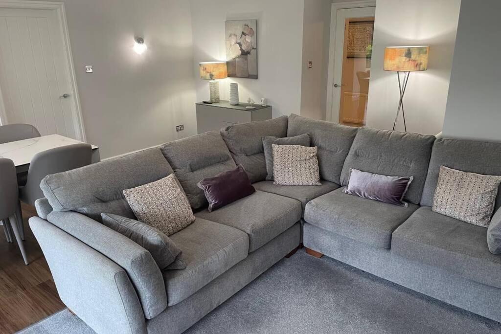 2 Bedroom 2 Bathroom Luxury 1 Minute From Pet Friendly Free Parking Apartamento Winster (Cumbria)