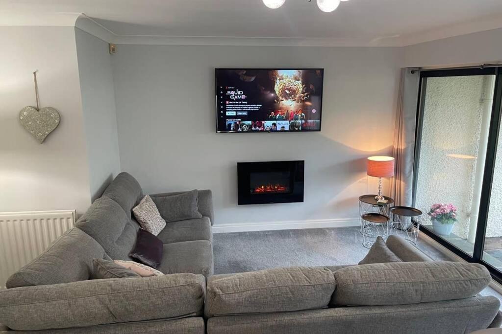 Apartment 2 Bedroom 2 Bathroom Luxury 1 Minute From Pet Friendly Free Parking Winster (Cumbria)
